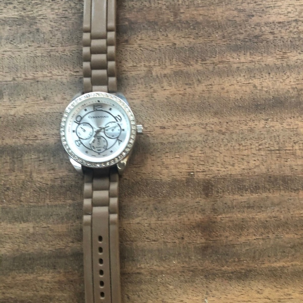 Rubber Brown Watch with Silver Accents 🤎